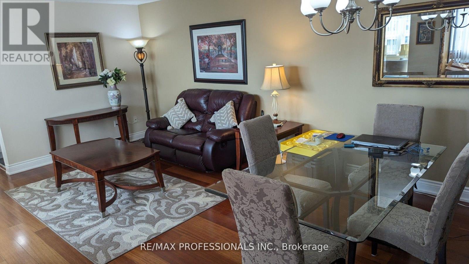 802 - 2323 Confederation Parkway, Mississauga, Ontario  L5B 1R6 - Photo 2 - W13727136