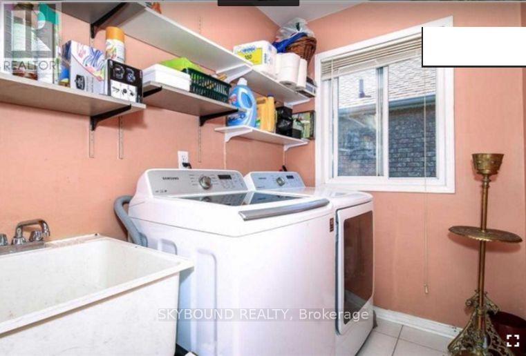 Upper - 24 Larkspur Road, Brampton, Ontario  L6R 2T6 - Photo 11 - W13727138