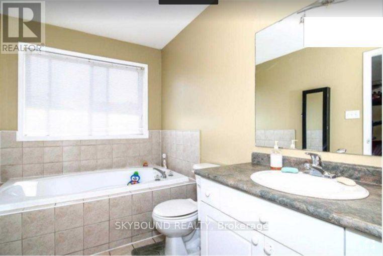 Upper - 24 Larkspur Road, Brampton, Ontario  L6R 2T6 - Photo 9 - W13727138