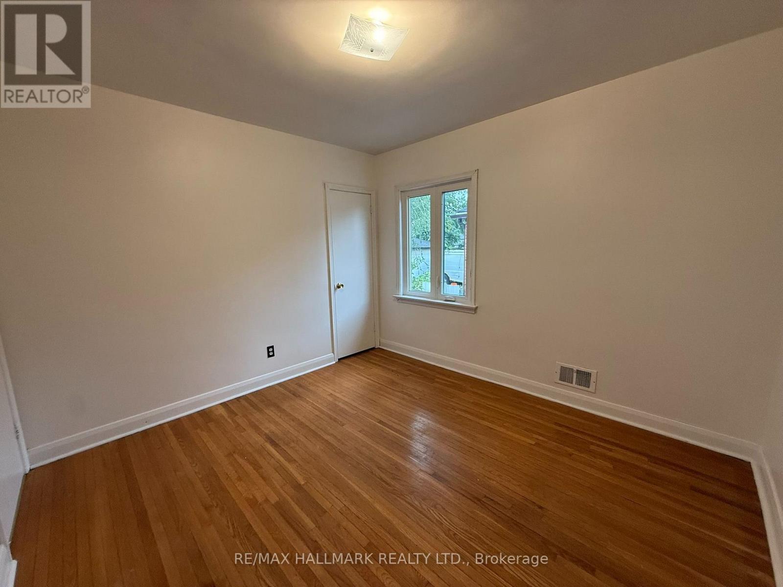 Main - 9 Macleod Street, Toronto, Ontario  M6L 2M7 - Photo 13 - W13727202