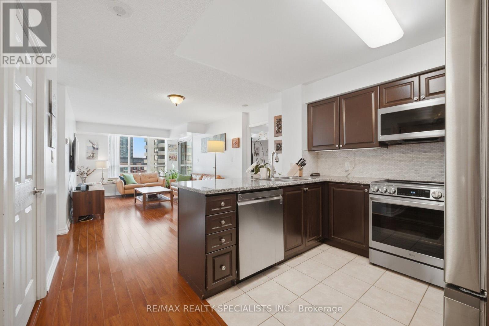 707 - 335 RATHBURN ROAD W, Mississauga, Ontario
