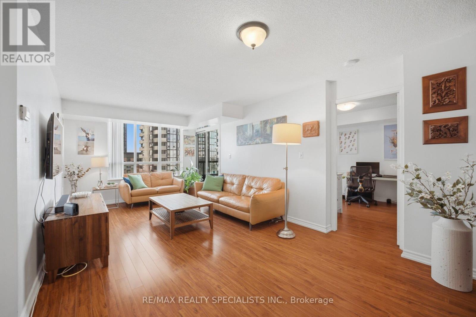 707 - 335 Rathburn Road W, Mississauga, Ontario  L5B 0C8 - Photo 4 - W13727214