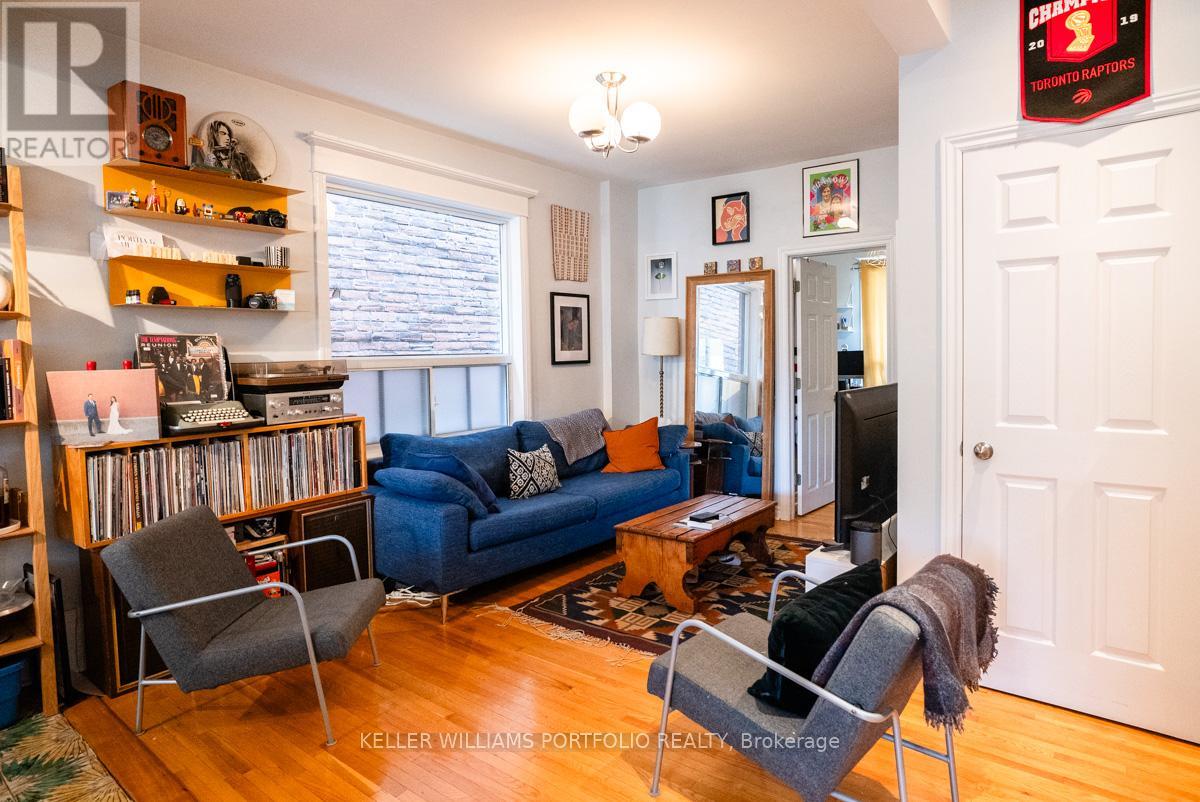 Main Fl - 184 Franklin Avenue, Toronto, Ontario  M6P 3Y8 - Photo 4 - W13727270