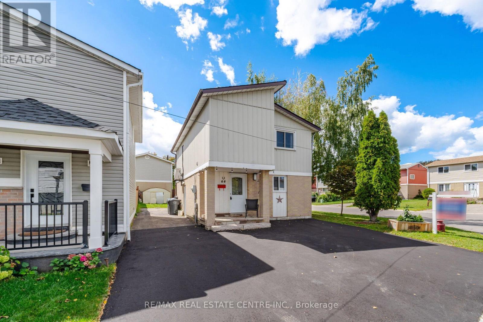 44 Grand Valley Drive, Brampton, Ontario  L6S 2L1 - Photo 2 - W13727298