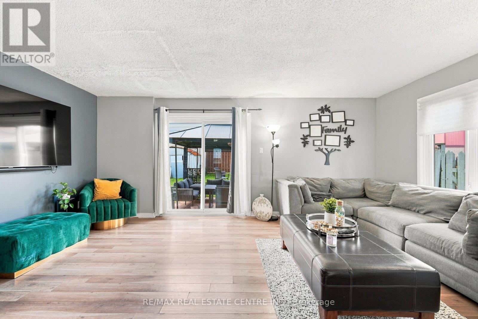 44 Grand Valley Drive, Brampton, Ontario  L6S 2L1 - Photo 6 - W13727298