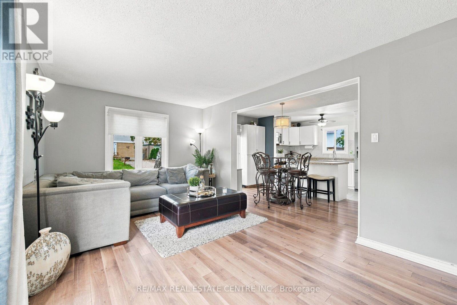 44 Grand Valley Drive, Brampton, Ontario  L6S 2L1 - Photo 8 - W13727298