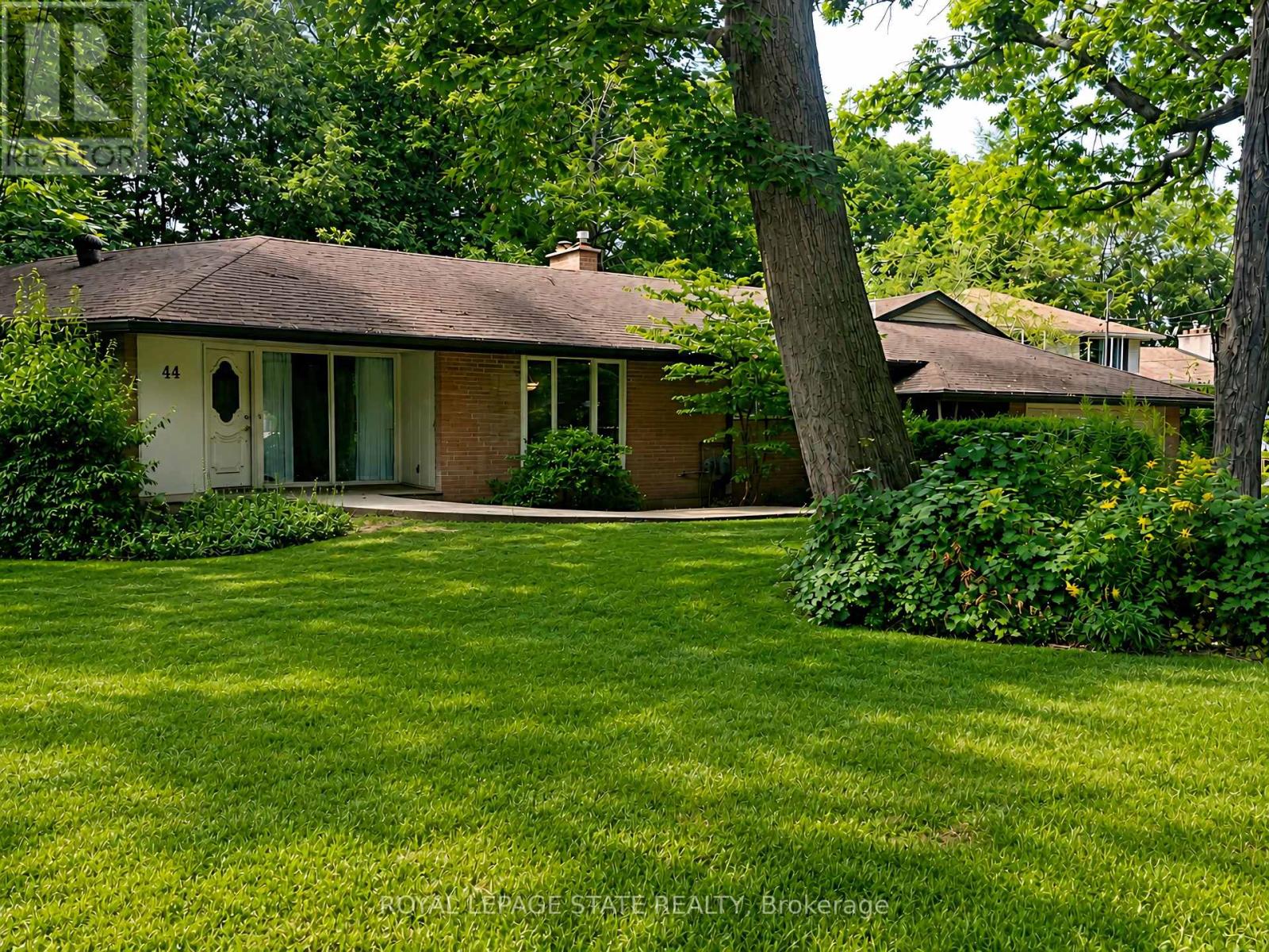 44 Colquhoun Crescent, Hamilton, Ontario  L9C 4W8 - Photo 2 - X13727200