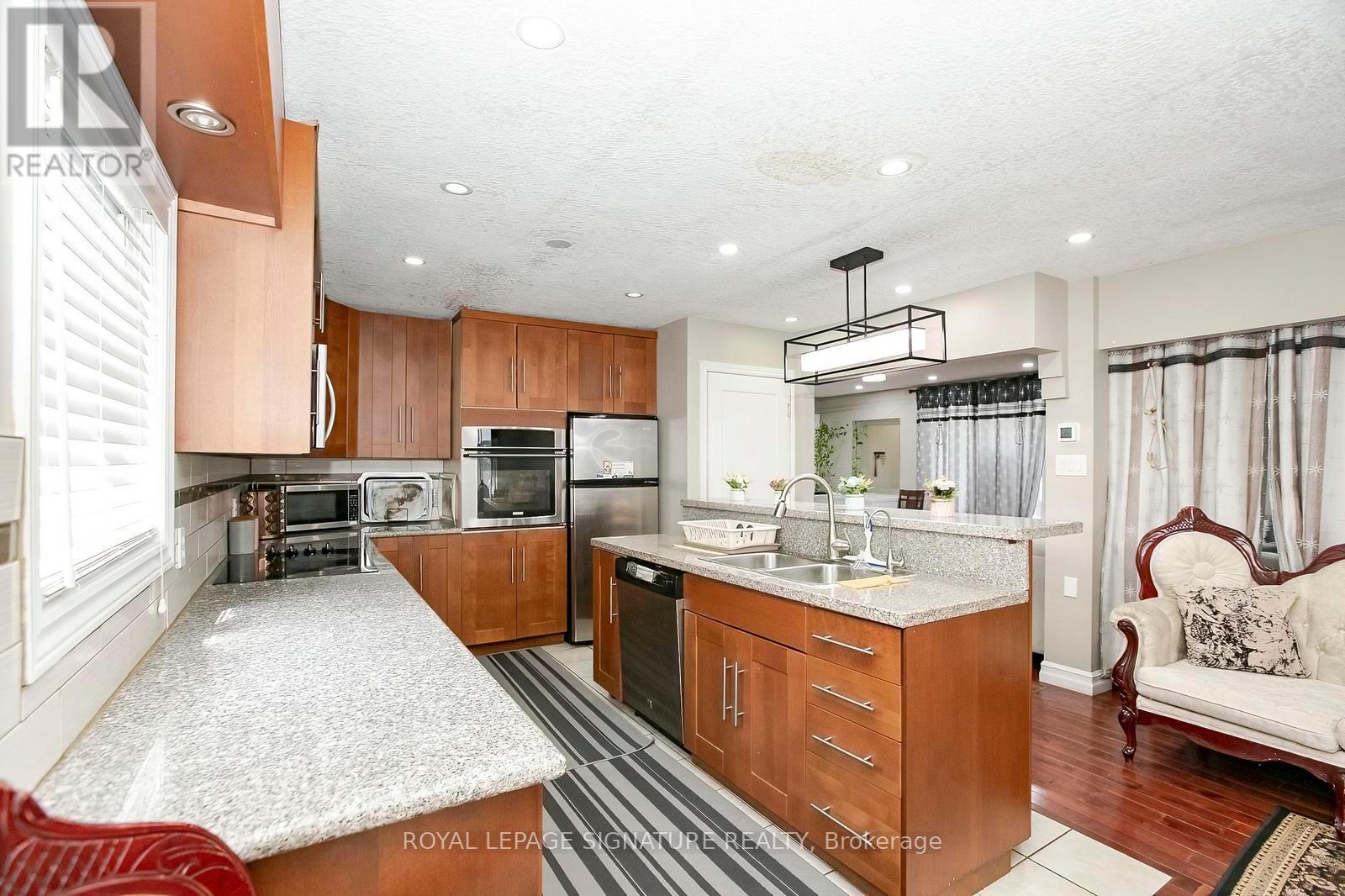 107 Glencliffe Court, Kitchener, Ontario  N2B 3X1 - Photo 10 - X13727208