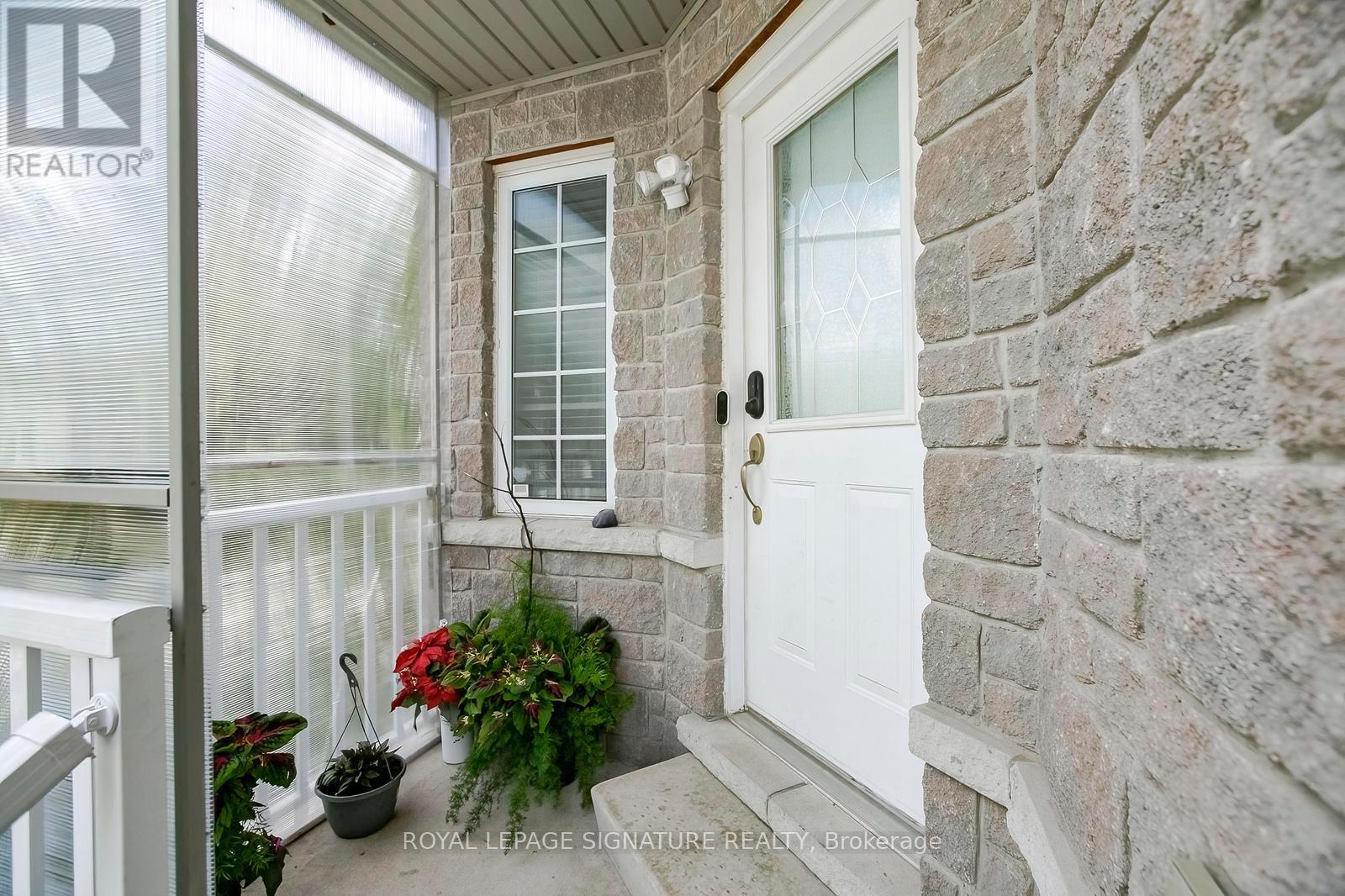 107 Glencliffe Court, Kitchener, Ontario  N2B 3X1 - Photo 2 - X13727208