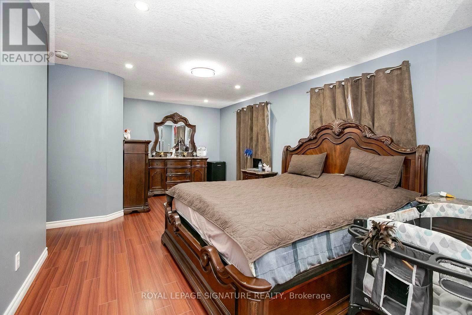 107 Glencliffe Court, Kitchener, Ontario  N2B 3X1 - Photo 21 - X13727208