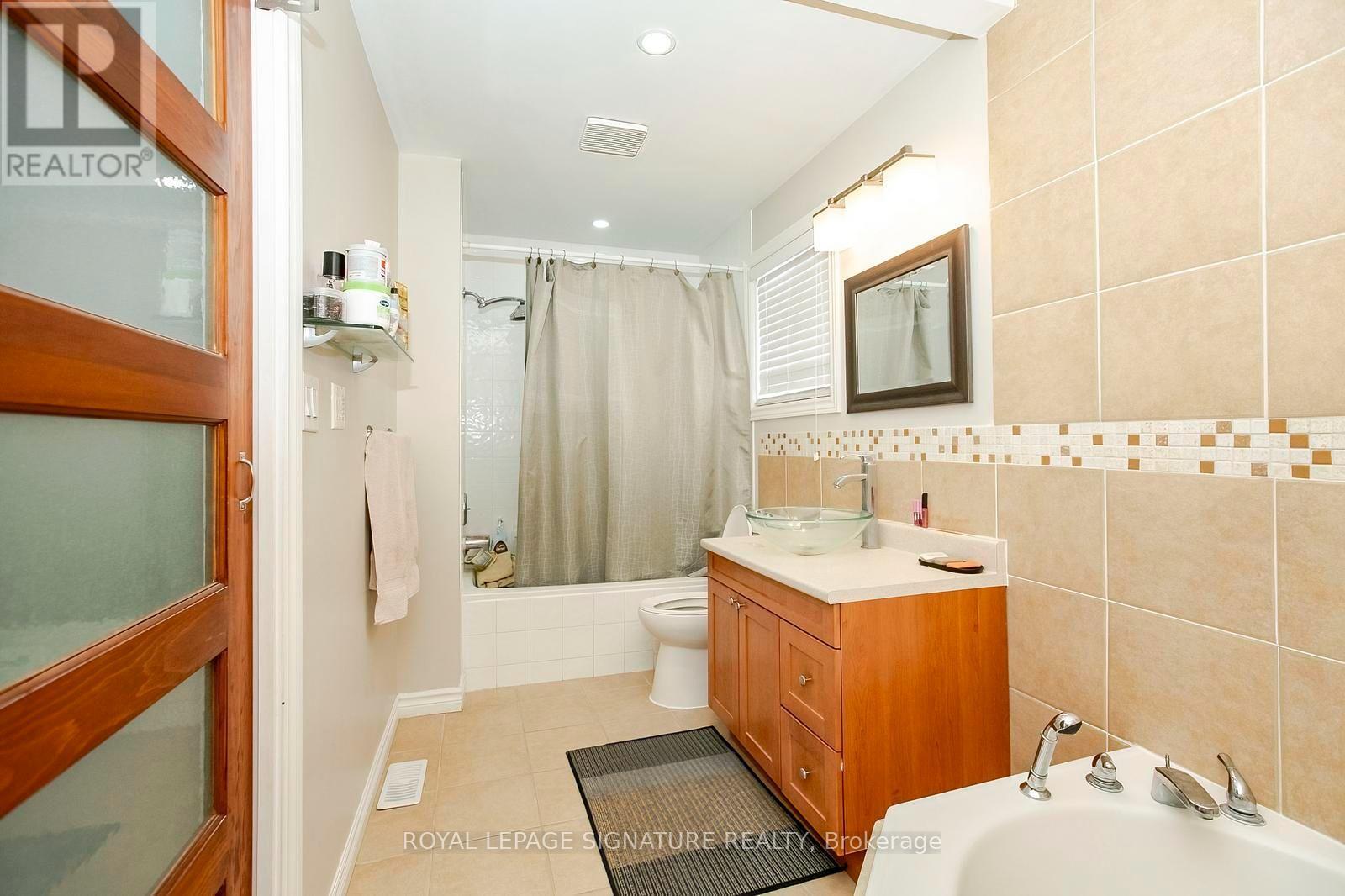 107 Glencliffe Court, Kitchener, Ontario  N2B 3X1 - Photo 23 - X13727208