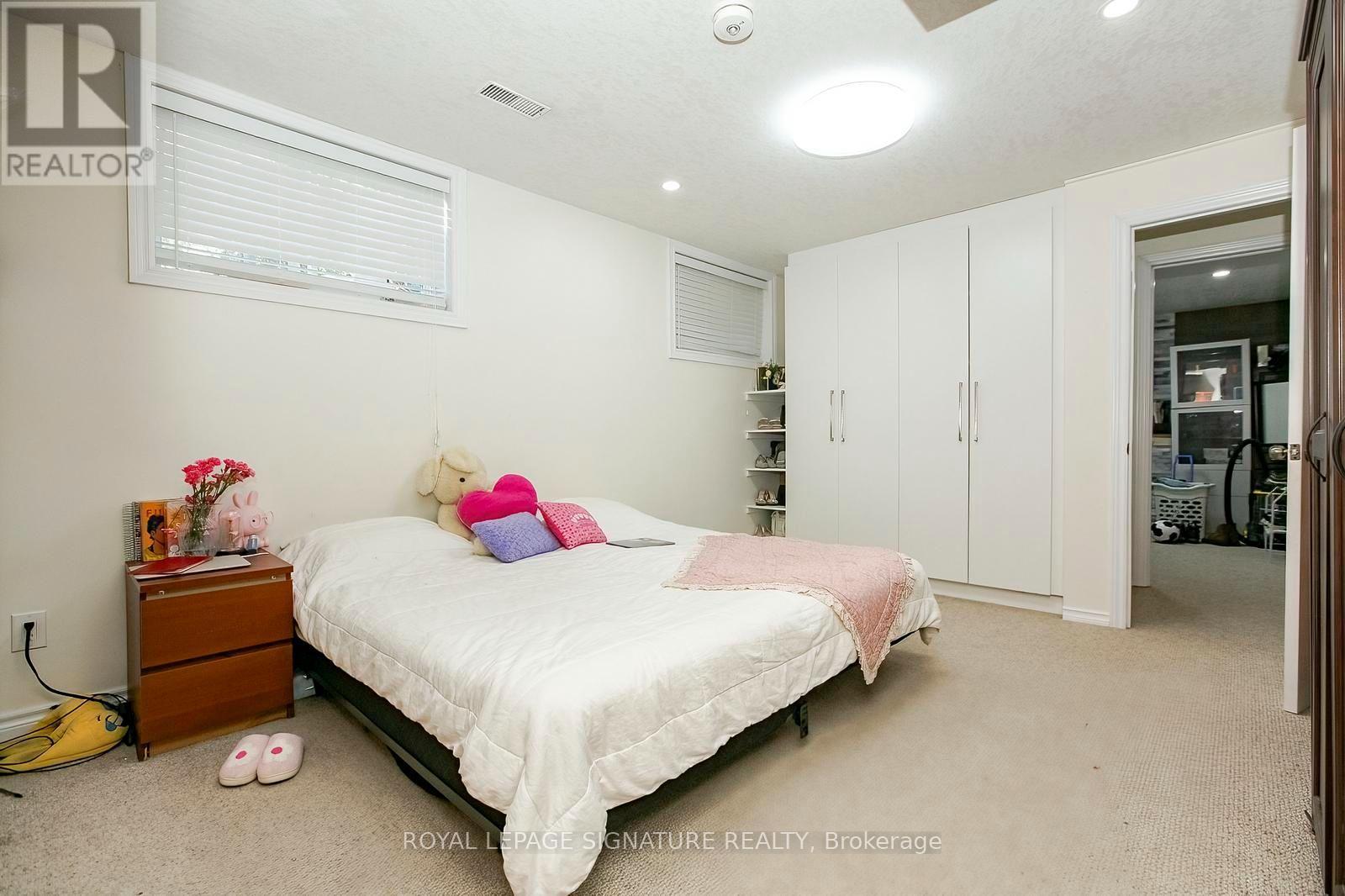 107 Glencliffe Court, Kitchener, Ontario  N2B 3X1 - Photo 44 - X13727208