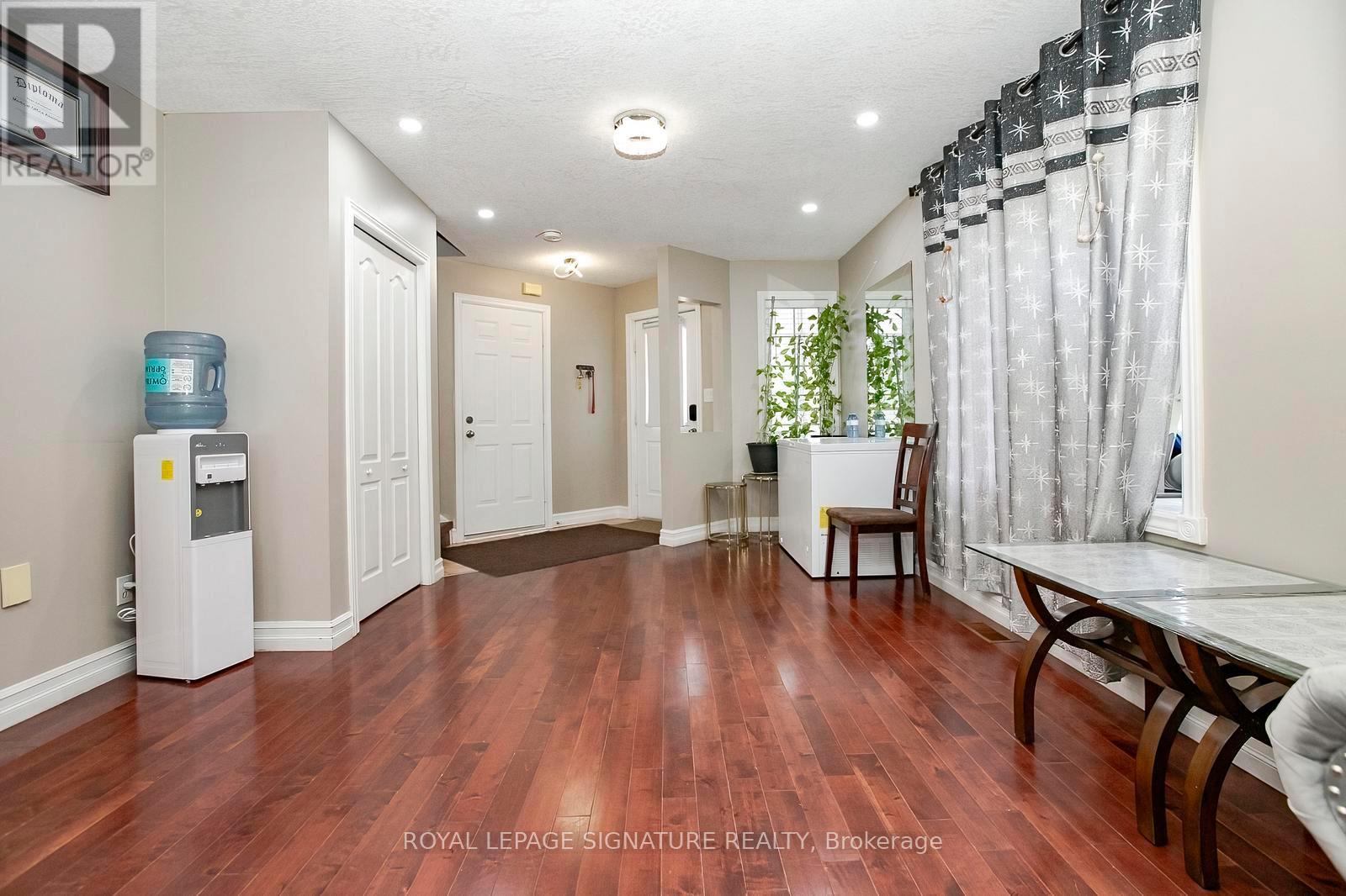 107 Glencliffe Court, Kitchener, Ontario  N2B 3X1 - Photo 7 - X13727208