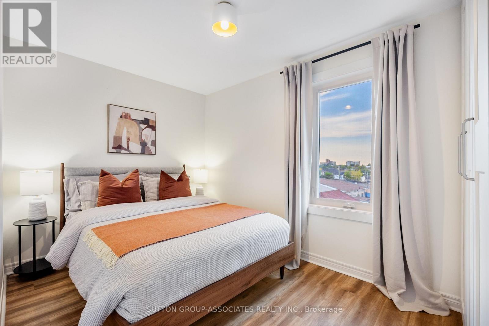 10 Innes Avenue, Toronto, Ontario  M6E 1M8 - Photo 11 - W13727304