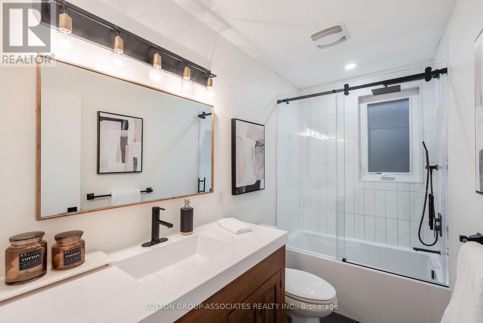 10 Innes Avenue, Toronto, Ontario  M6E 1M8 - Photo 13 - W13727304