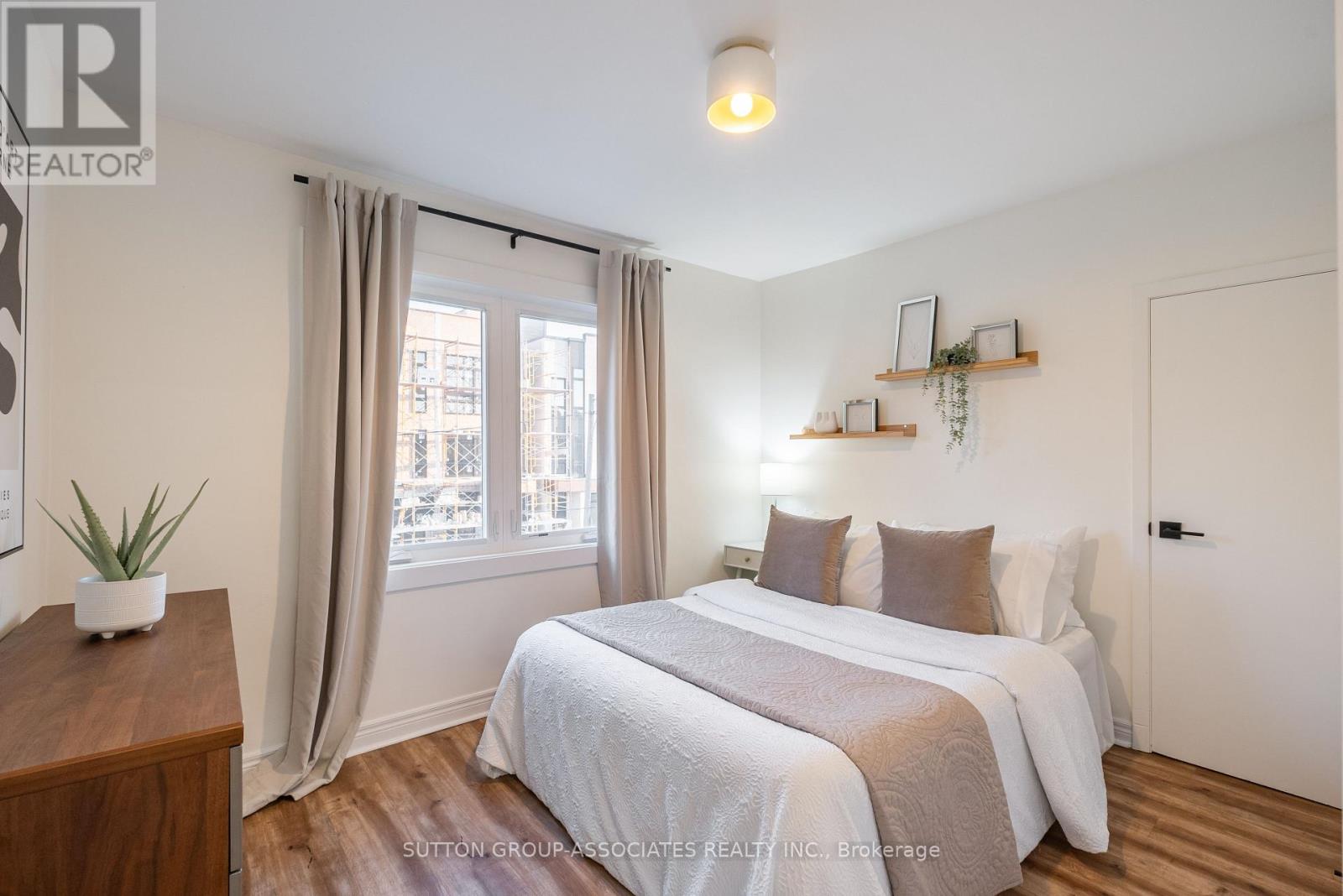 10 Innes Avenue, Toronto, Ontario  M6E 1M8 - Photo 10 - W13727304