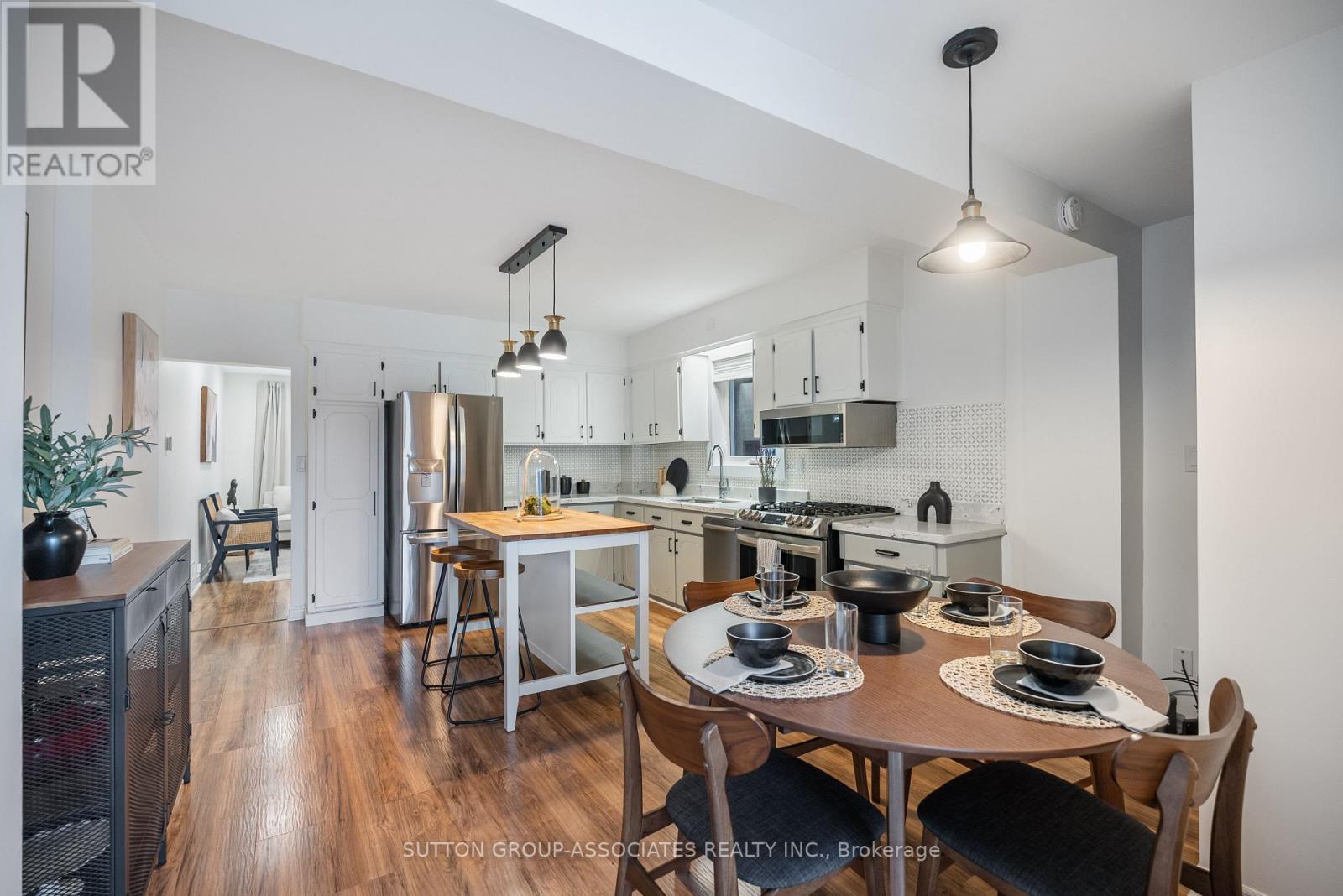 10 Innes Avenue, Toronto, Ontario  M6E 1M8 - Photo 6 - W13727304