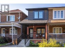 10 INNES AVENUE, Toronto, Ontario