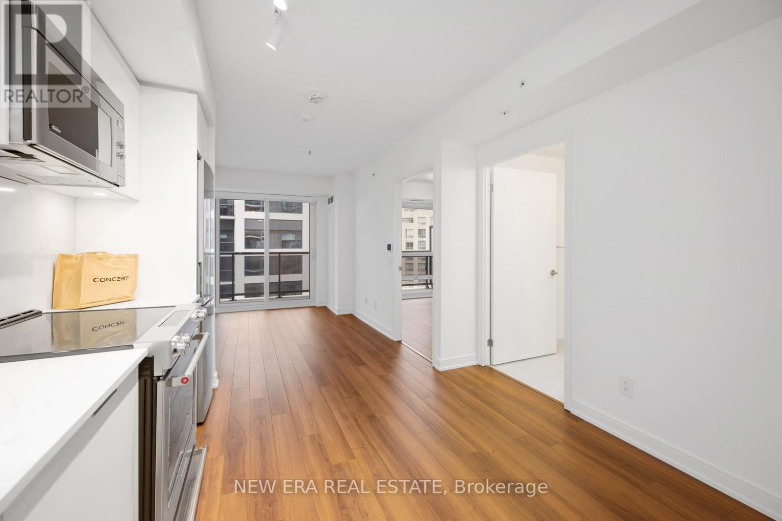 1907 - 30 Samuel Wood Way, Toronto, Ontario  M9B 0C9 - Photo 4 - W13727330