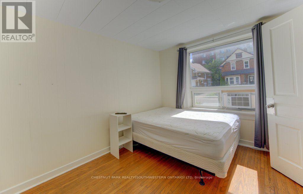 10 Marshall Street, Waterloo, Ontario  N2J 2T2 - Photo 5 - X13142376