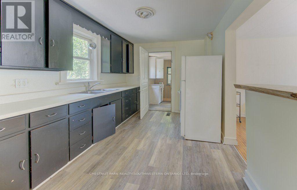 10 Marshall Street, Waterloo, Ontario  N2J 2T2 - Photo 6 - X13142376