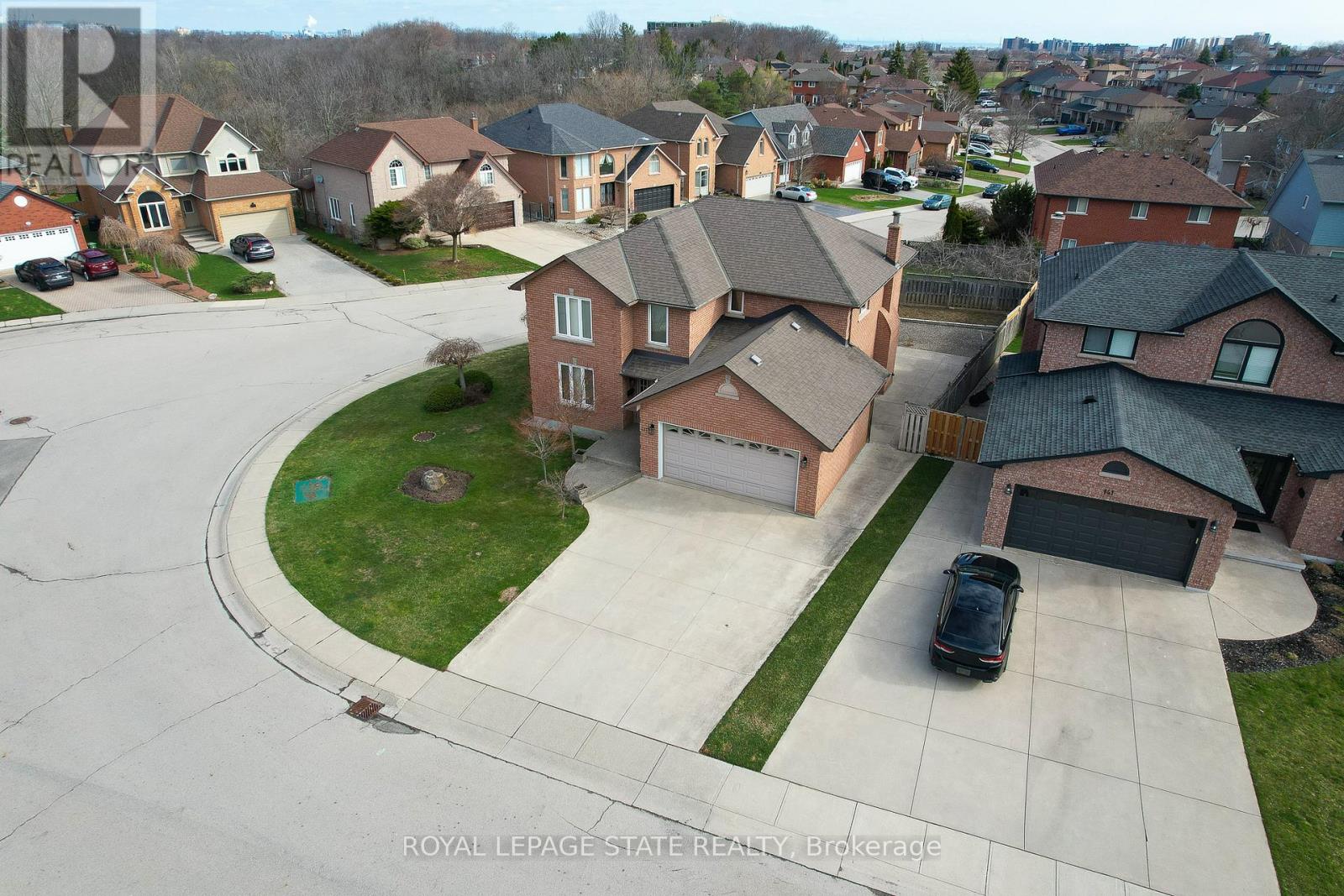 137 National Drive, Hamilton, Ontario  L8G 5B3 - Photo 3 - X13727370