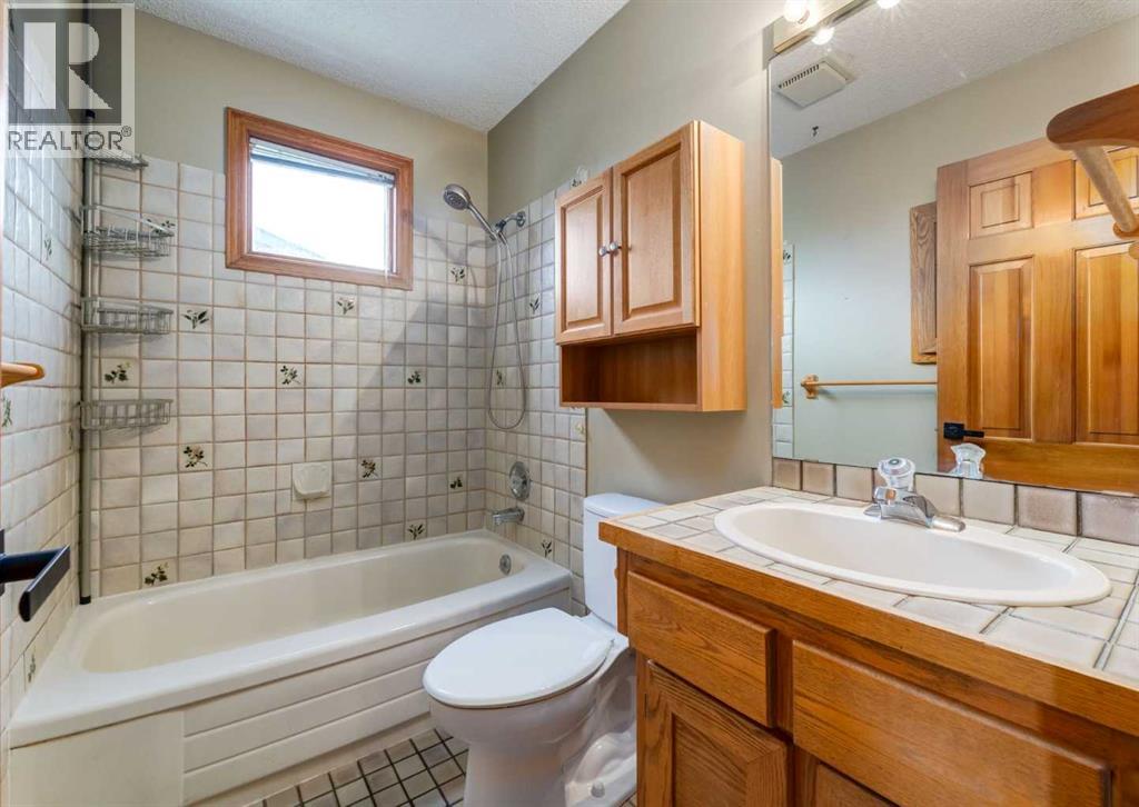 224 Edgedale Drive NW, Calgary, Alberta  T3A 2R7 - Photo 24 - A2327854