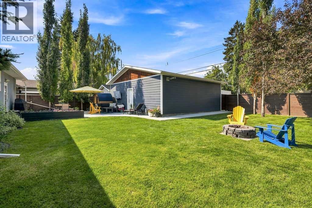 77 Westwood Drive SW, Calgary, Alberta  T3C 2V8 - Photo 39 - A2340714