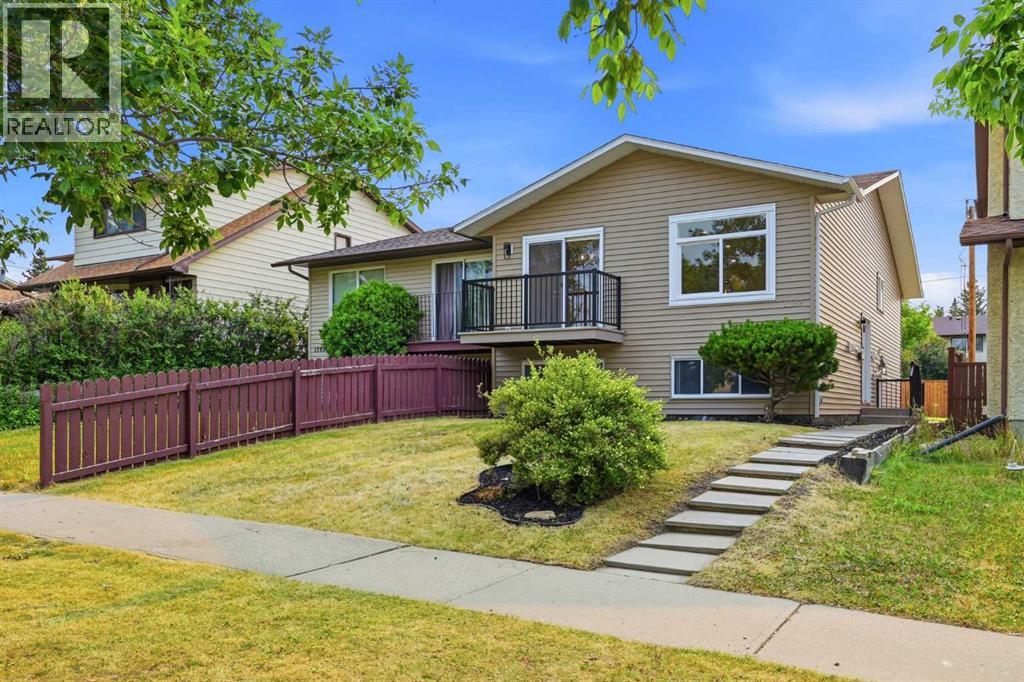 1387 Berkley Drive NW, Calgary, Alberta