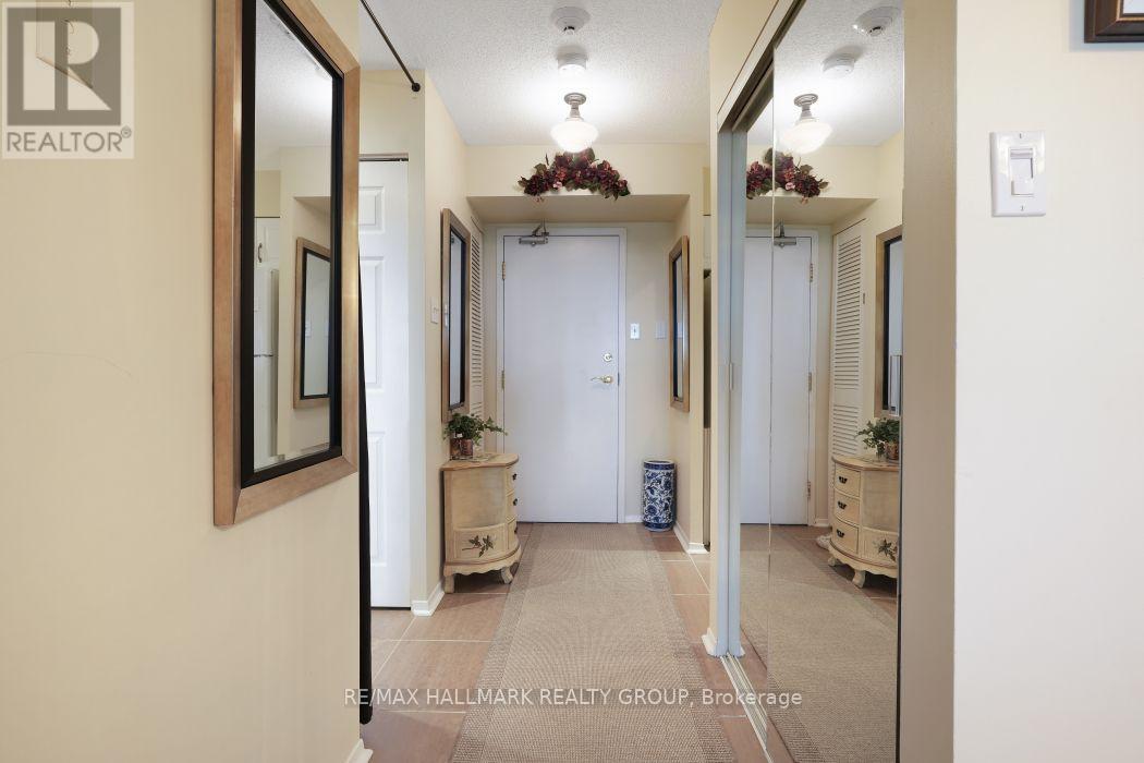 1006 - 545 St Laurent Boulevard, Ottawa, Ontario  K1K 4H9 - Photo 3 - X13727366