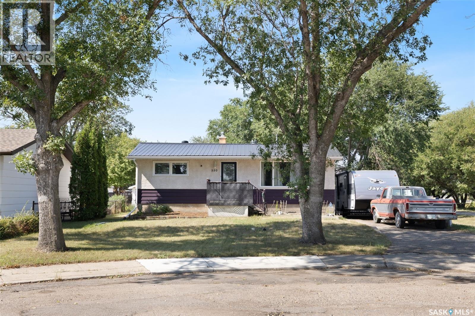 520 Montague Street, Regina, Saskatchewan  S4R 3W5 - Photo 2 - SK047030