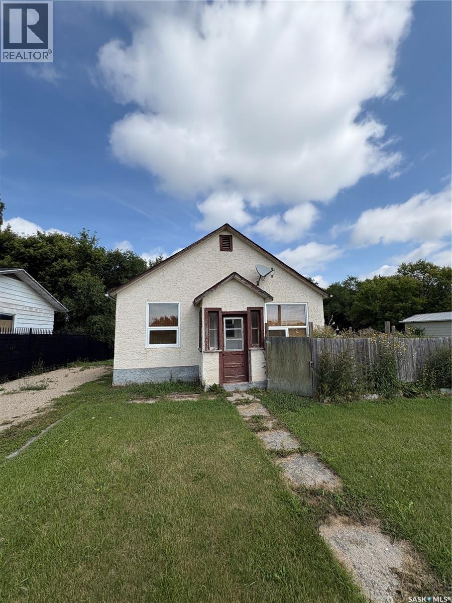 408 1st AVENUE, spy hill, Saskatchewan