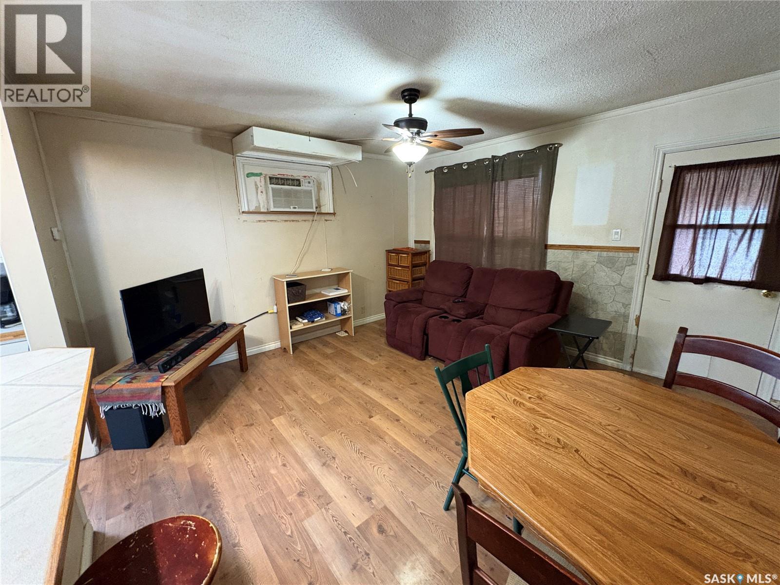 408 1st Avenue, Spy Hill, Saskatchewan  S0A 3W0 - Photo 7 - SK046678