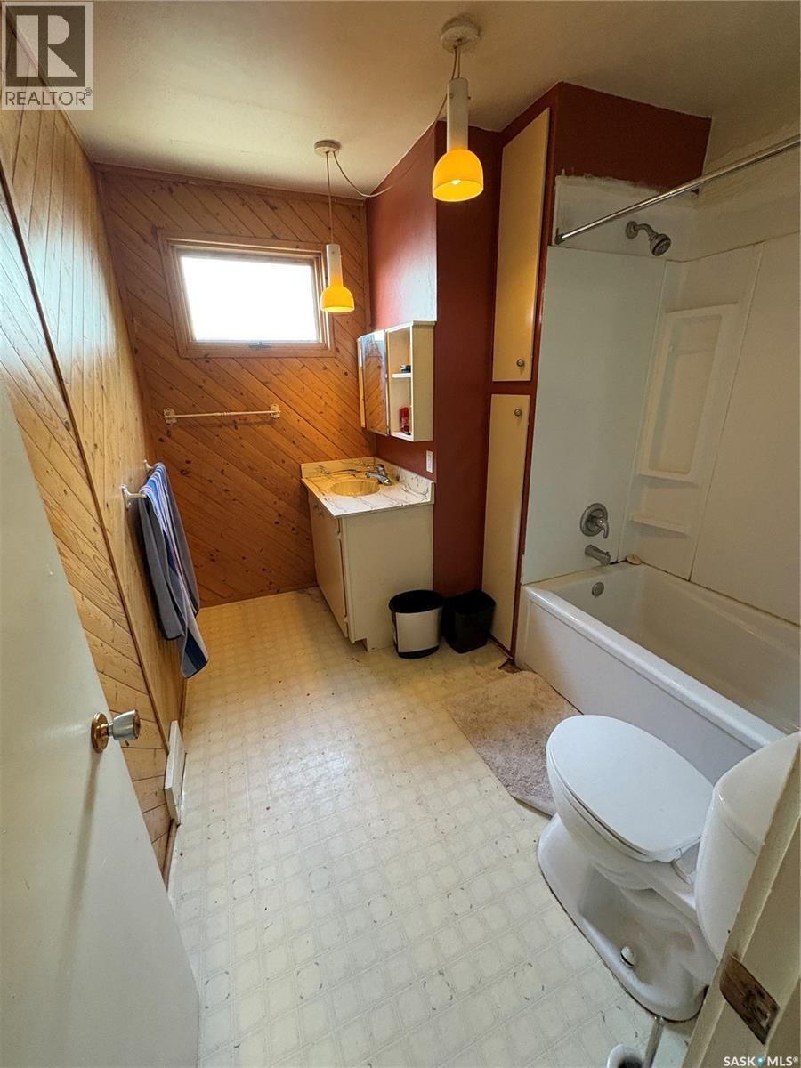 408 1st Avenue, Spy Hill, Saskatchewan  S0A 3W0 - Photo 8 - SK046678