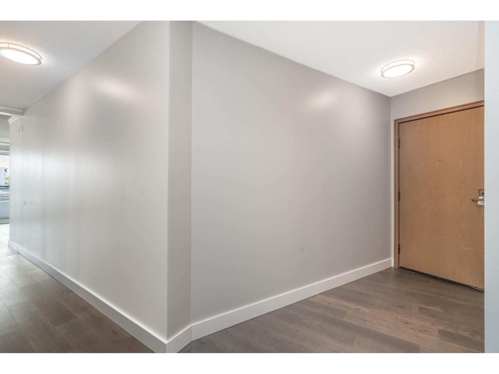 412 15111 Russell Avenue, White Rock, British Columbia  V4B 2P4 - Photo 2 - R3159597