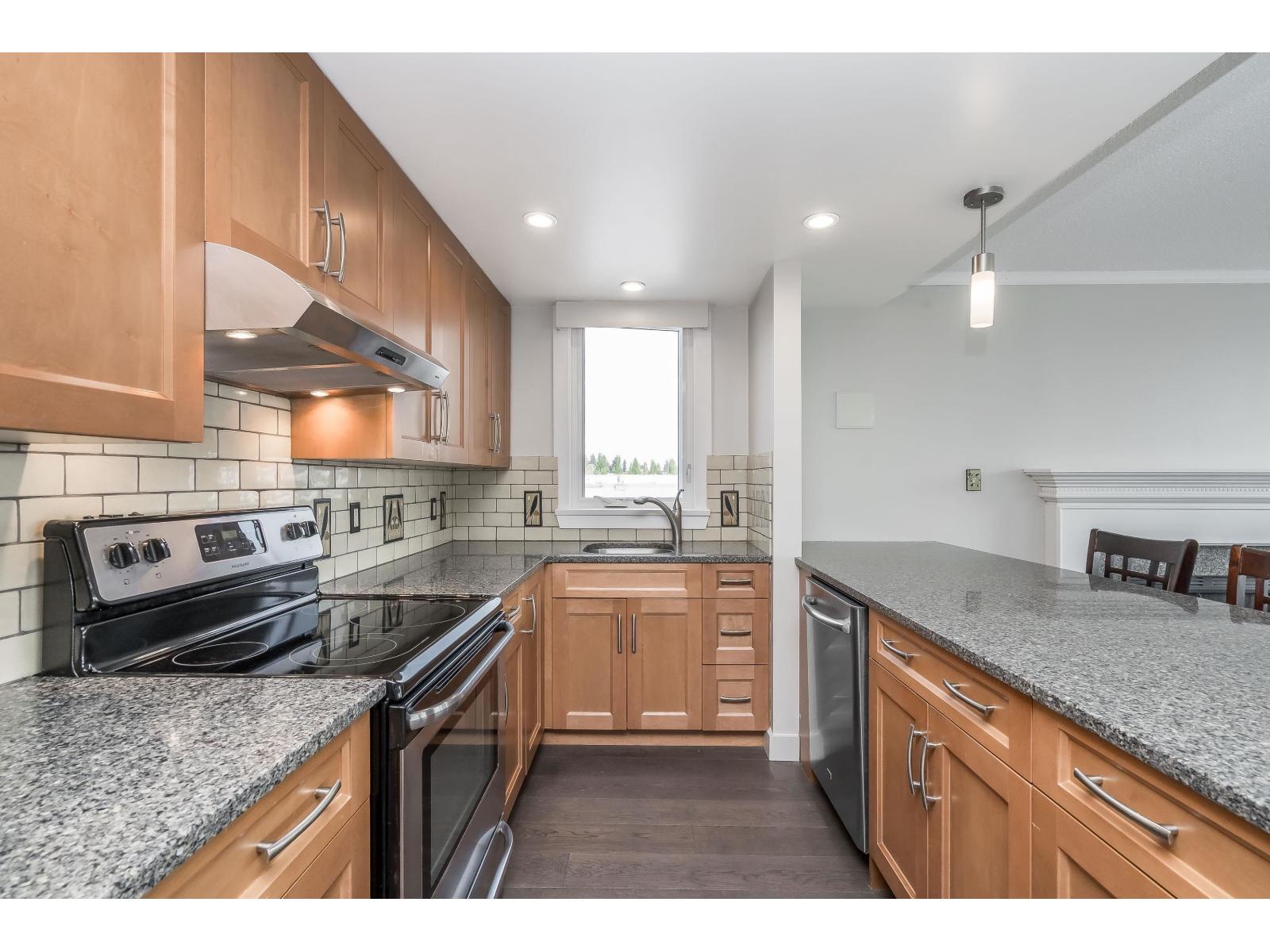 412 15111 Russell Avenue, White Rock, British Columbia  V4B 2P4 - Photo 8 - R3159597