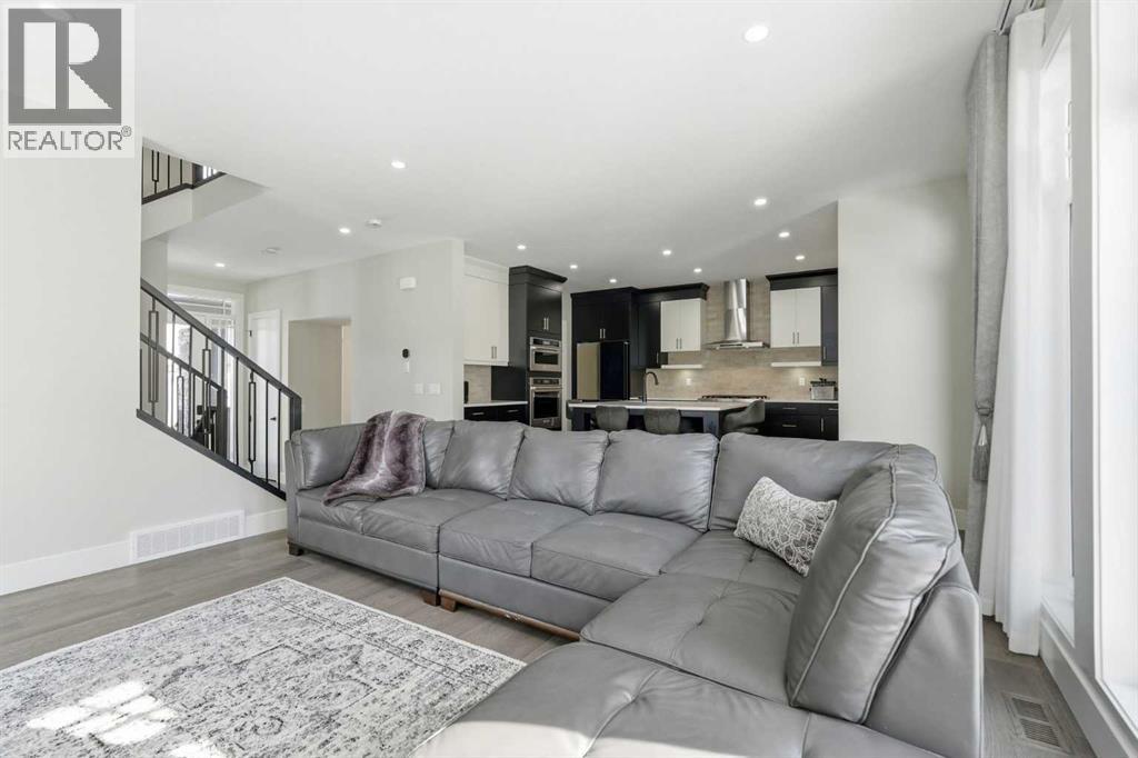 74 Alpine Gardens Sw, Calgary, Alberta  T2Y 0W3 - Photo 10 - A2333769