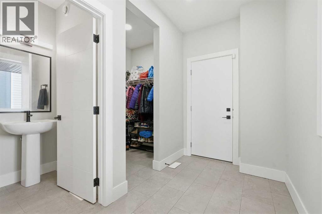 74 Alpine Gardens Sw, Calgary, Alberta  T2Y 0W3 - Photo 18 - A2333769