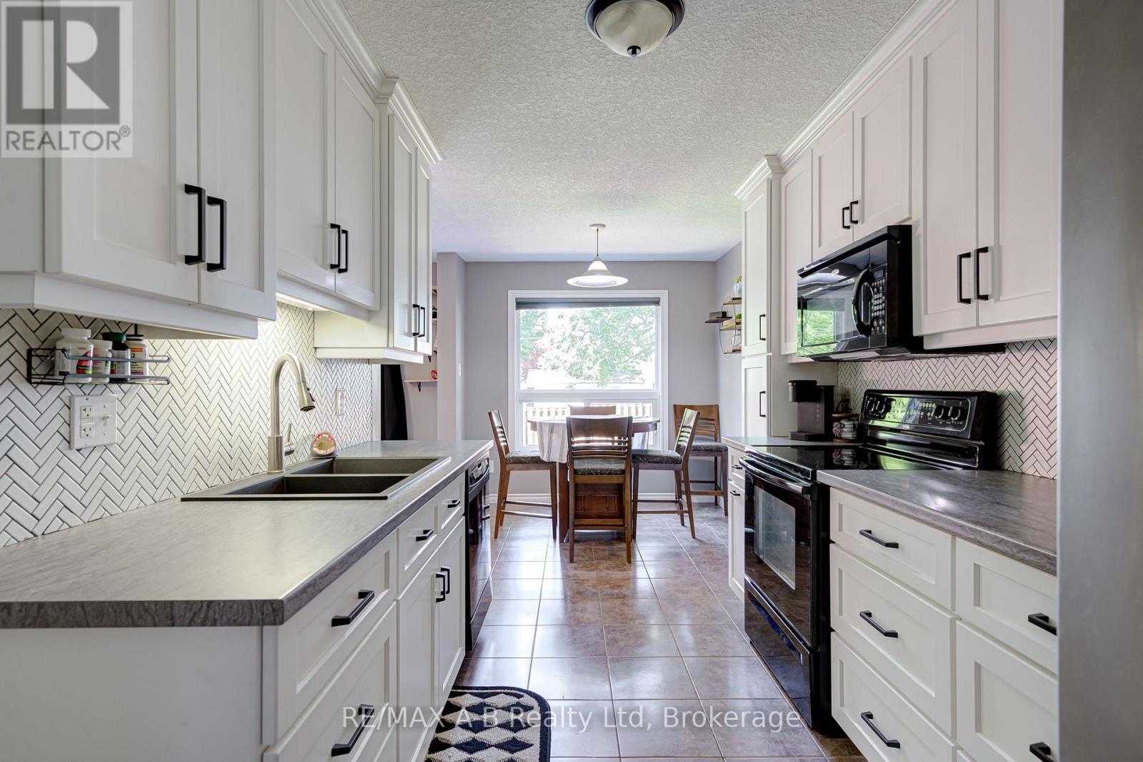280 Railway Avenue, Stratford, Ontario  N5A 2J4 - Photo 15 - X13550736