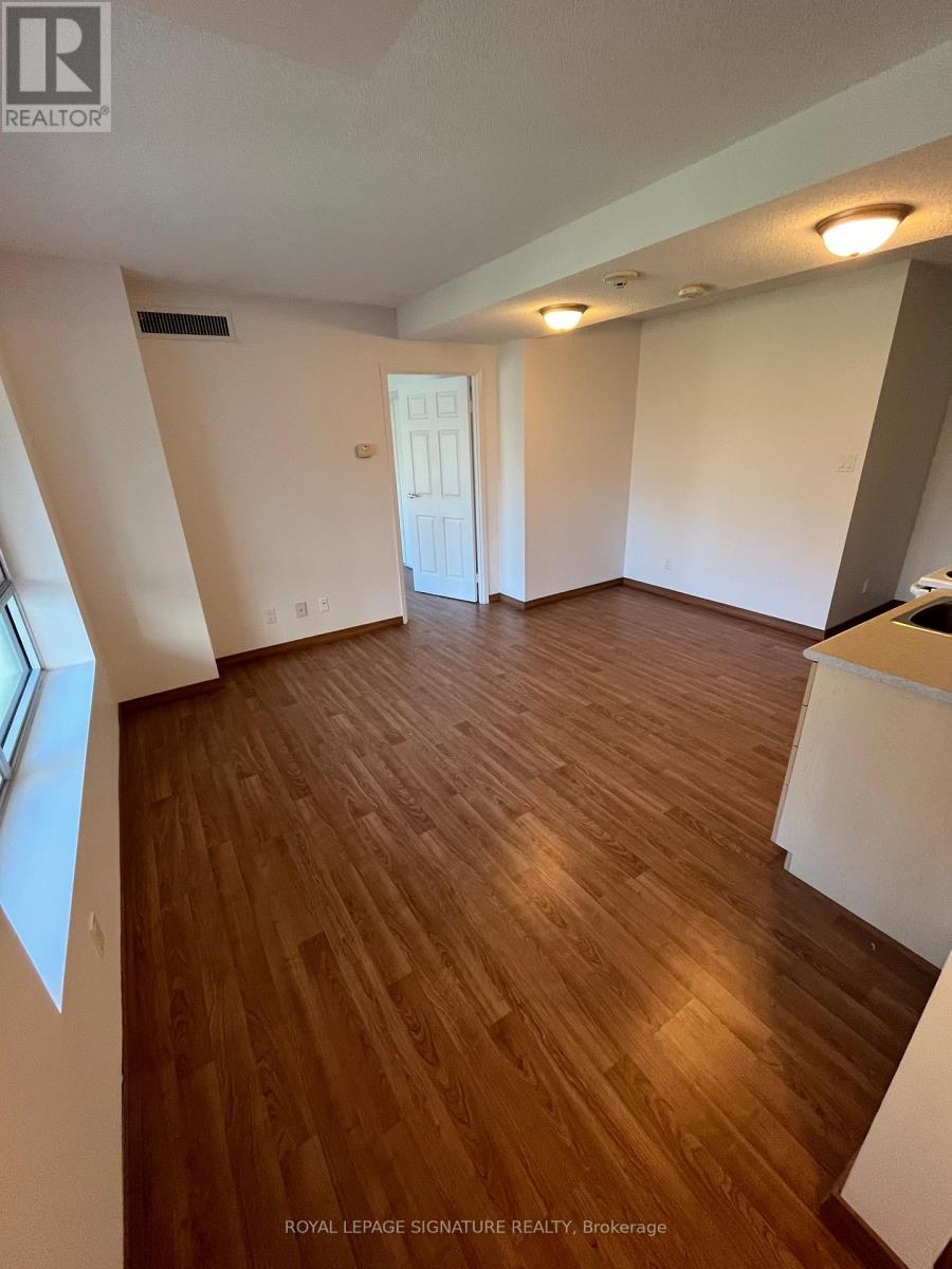 201 - 15 Maplewood Avenue, Toronto, Ontario  M6C 4B4 - Photo 11 - C13726708