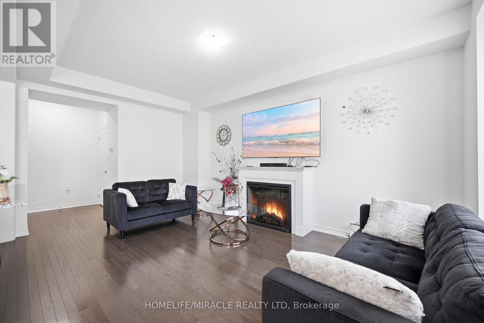 1230 Rexton Drive, Oshawa, Ontario  L1L 0T3 - Photo 8 - E13727250