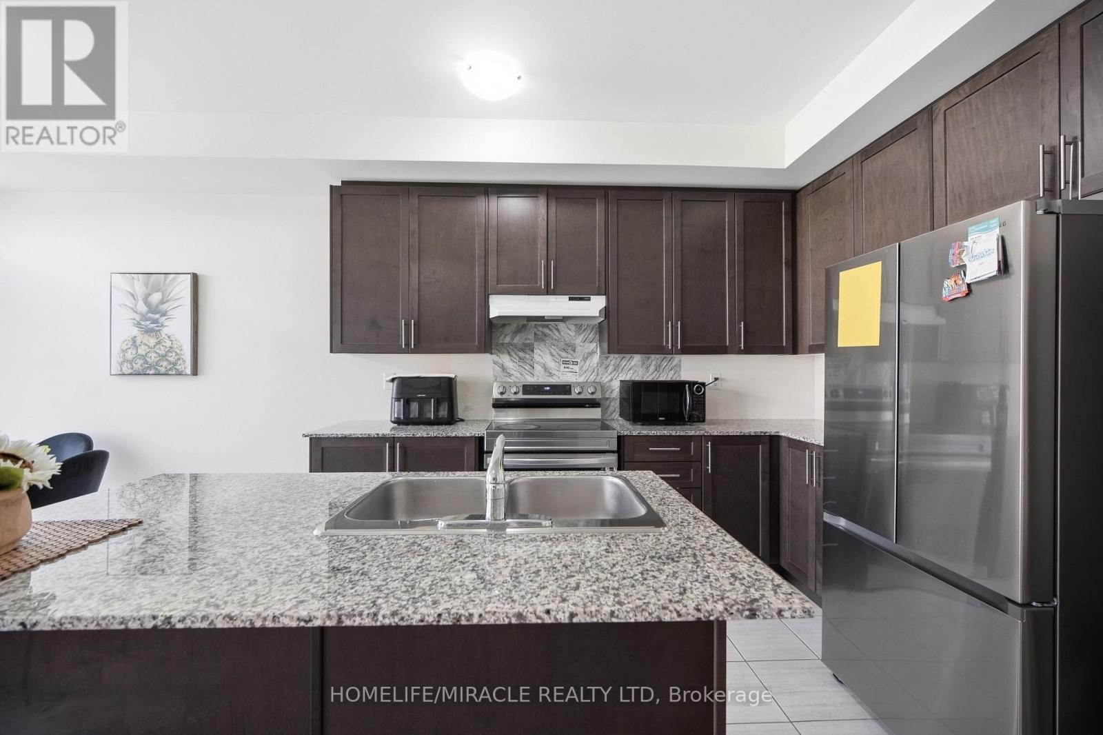 1230 Rexton Drive, Oshawa, Ontario  L1L 0T3 - Photo 10 - E13727250