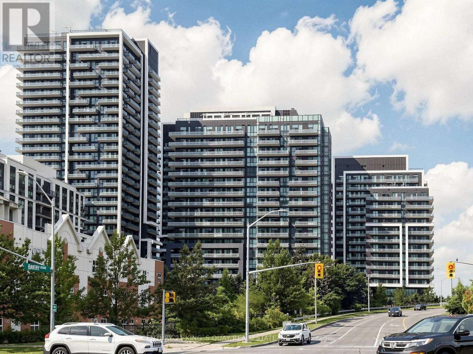 704 - 85 Oneida Crescent, Richmond Hill, Ontario  L4B 0H4 - Photo 3 - N13724036
