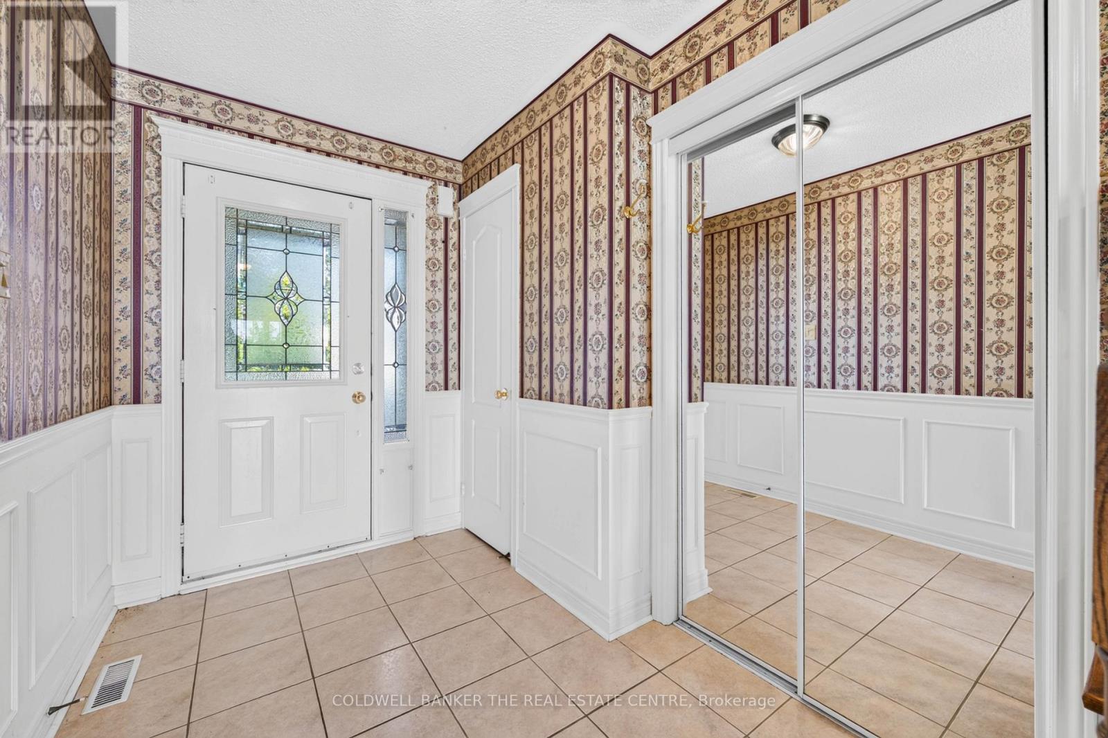 14 Milloy Place, Aurora, Ontario  L4G 7L2 - Photo 3 - N13727336