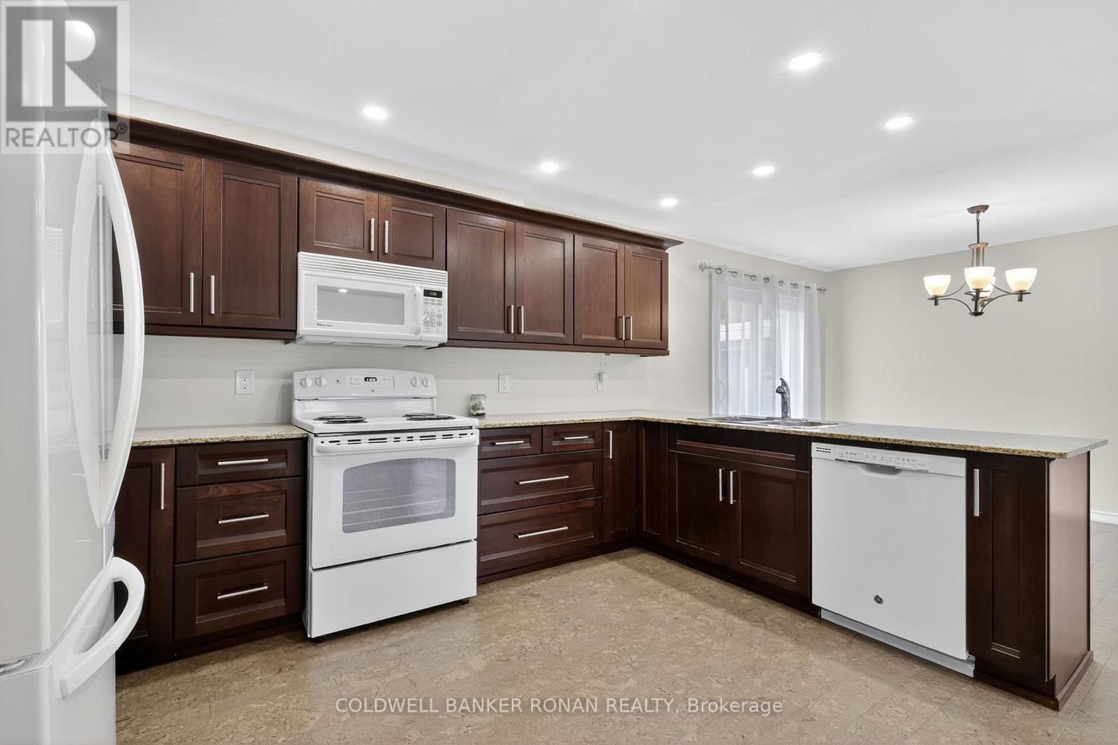 118 Queen Street, Bradford West Gwillimbury, Ontario  L3Z 1L3 - Photo 8 - N13727346