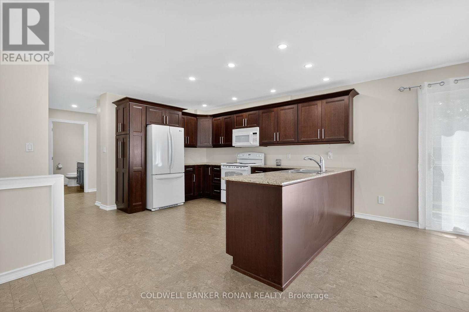 118 Queen Street, Bradford West Gwillimbury, Ontario  L3Z 1L3 - Photo 6 - N13727346