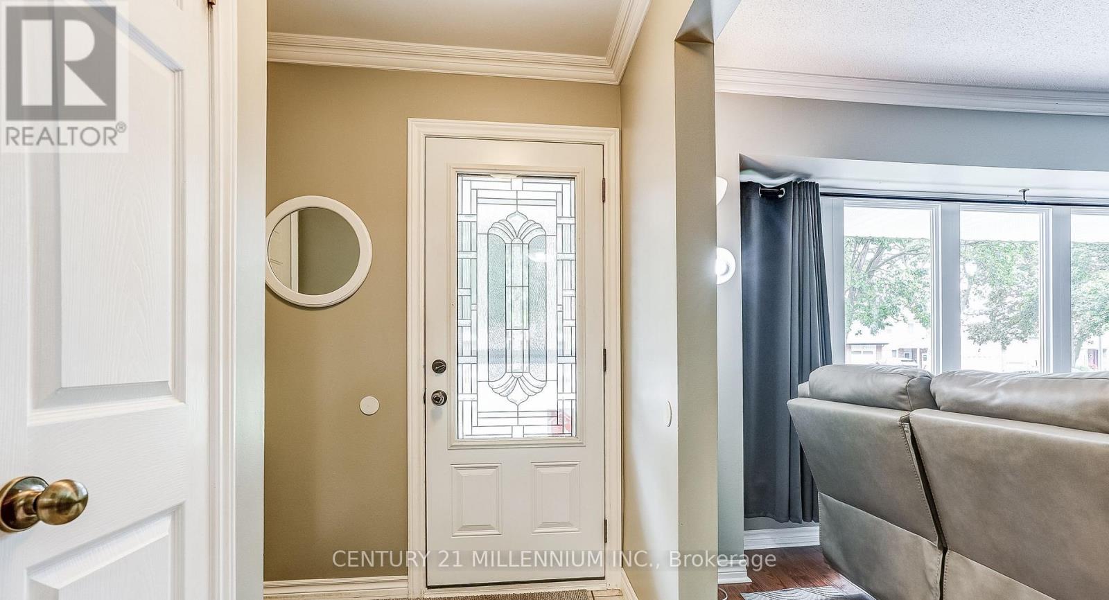 72 Glebe Crescent, Brampton, Ontario  L6S 1G1 - Photo 6 - W13663770