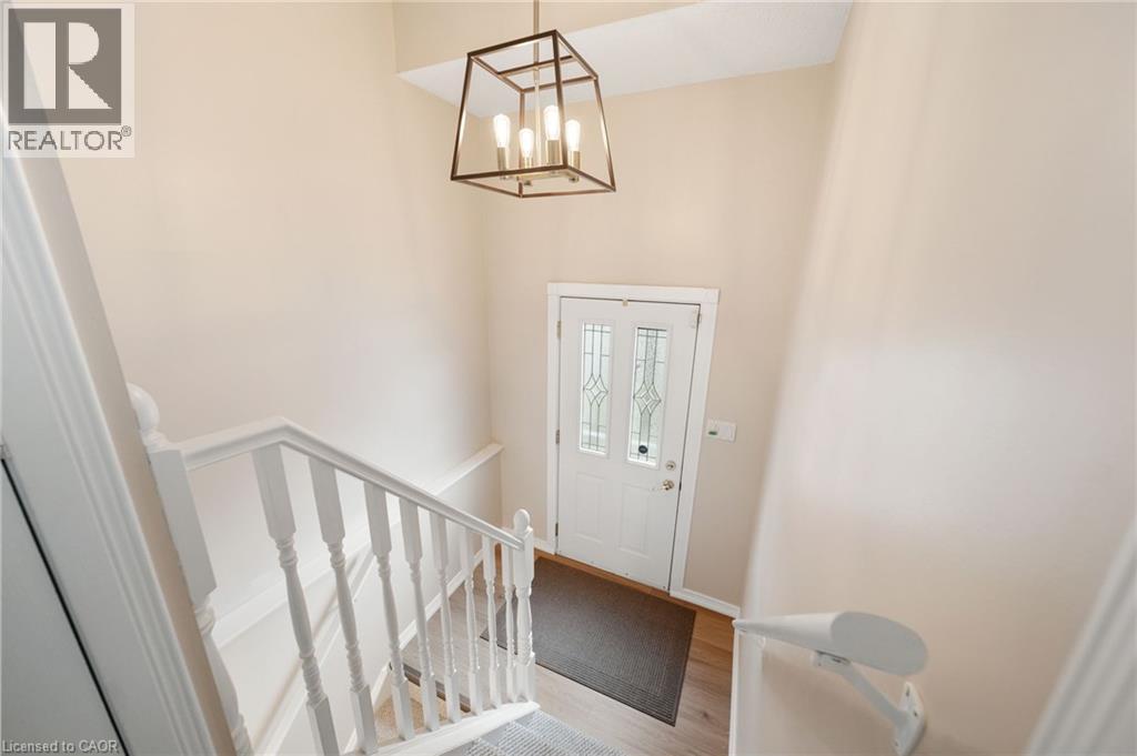 90 Magnolia Drive Unit# 19, Hamilton, Ontario  L9C 6R9 - Photo 3 - 40858056
