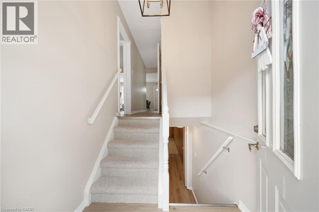 90 Magnolia Drive Unit# 19, Hamilton, Ontario  L9C 6R9 - Photo 4 - 40858056