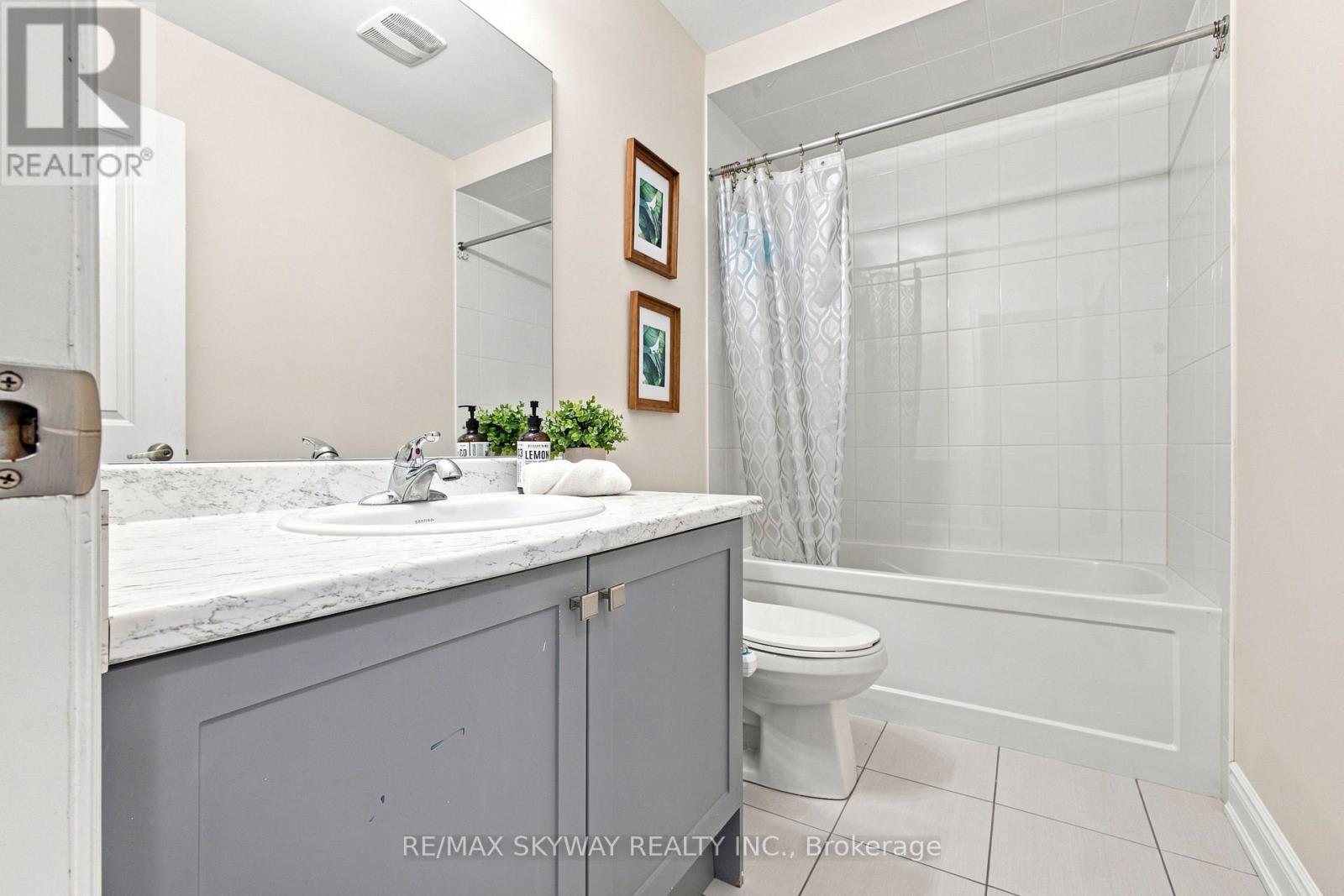 60 Lorne Thomas Place, New Tecumseth, Ontario  L9R 0T6 - Photo 34 - N13727458